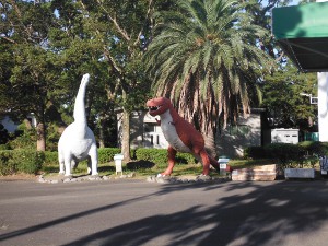 東海大学自然史博物館入口の恐竜の画像02