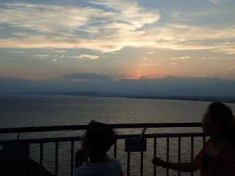 江の島シーキャンドルからの夕日の画像03