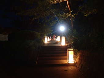 亀ヶ岡広場入口の灯籠画像11