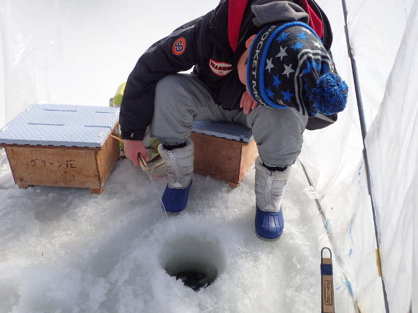 群馬県　赤城大沼での氷上でのワカサギ穴釣り。（2016/02/07）の画像01