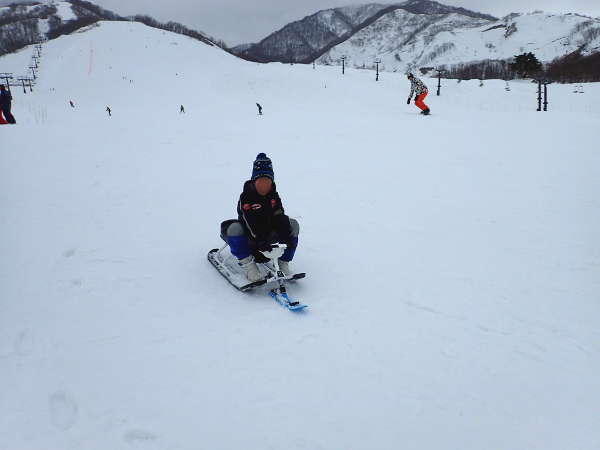 栂池高原スキー場のスノーレーサー