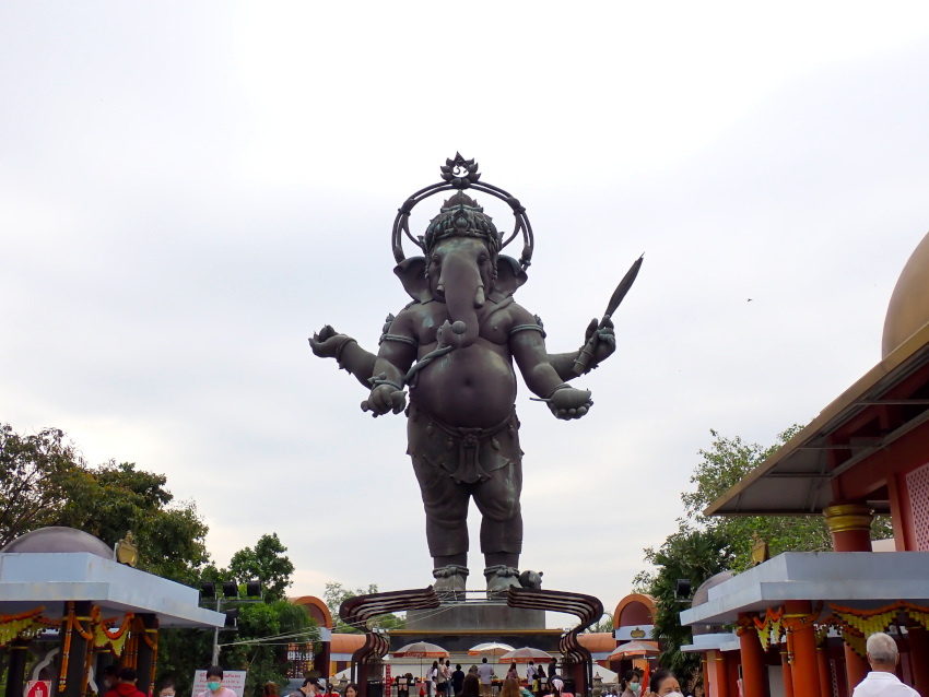 クロンクアン・ガネーシャ公園の巨大なブロンズのガネーシャ像の画像47