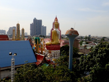 5階のベランダから見るワットクンチャン寺院の画像22