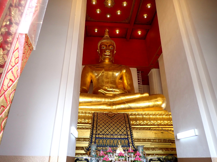 高さ17mのブロンズ製の巨大な仏像の画像42