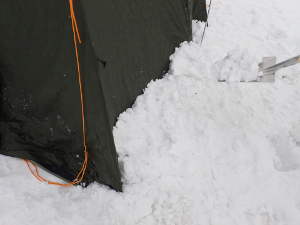 テントの周りは雪をかけるの画像37