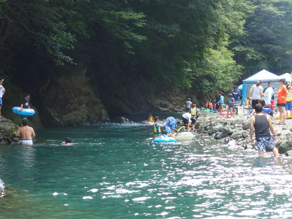 子どもが楽しめる川遊び天国的な場所、唐沢キャンプ場 の画像