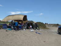 砂浜での海キャンプの画像03