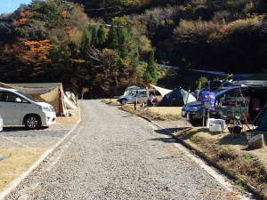 川沿いサイトと内部川側サイトの通路