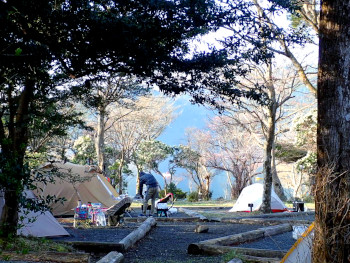 芦ノ湖が見えるテントキャンプサイト