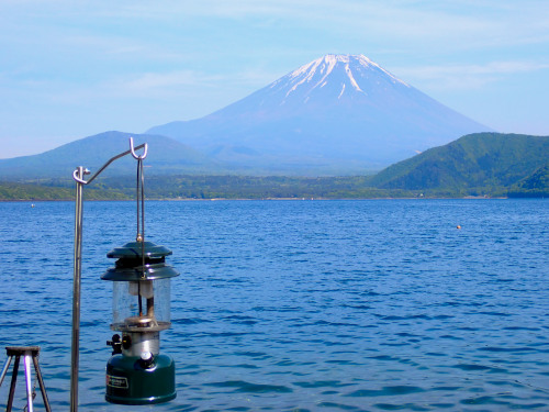 ランタンと富士山