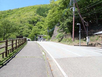 公衆トイレはキャンプ場からは少し歩く