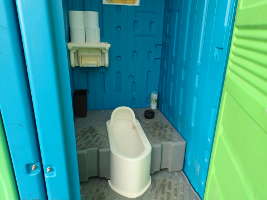 仮設トイレの便器