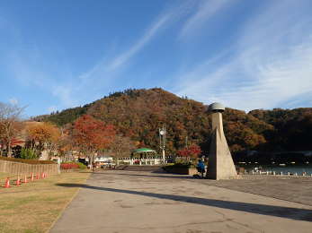 県立相模湖公園から見る嵐山の画像06