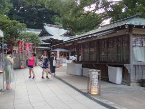 江島神社中津宮の灯籠の画像26