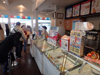 店内は国内アイスクリーム屋さんとほぼ同じような感じの画像27
