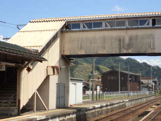 場面に出てくるもう一つの跨線橋の画像13