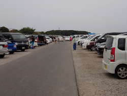 中間点から沖ノ島側への駐車場