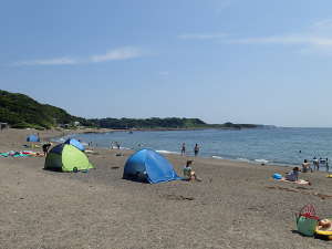 南側の和田長浜海の砂浜