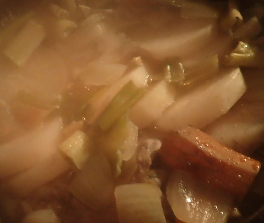 具だくさんの野菜スープの画像02
