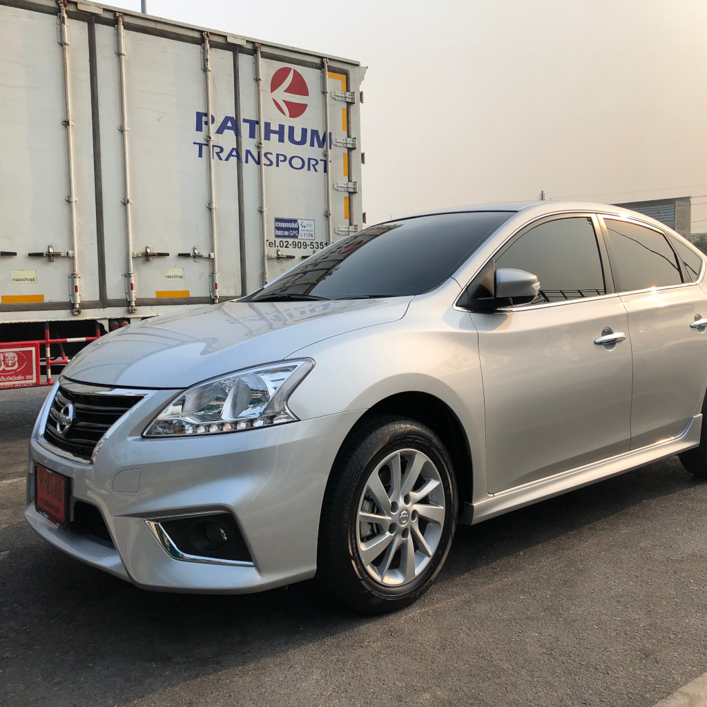 レンタカーの画像