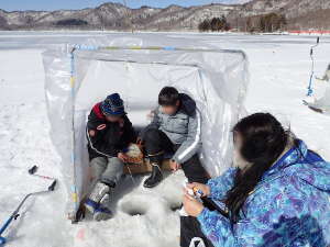 なかなか釣れないワカサギの画像02