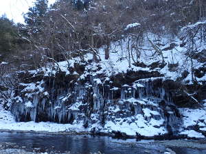 昼の天然の氷柱の画像06