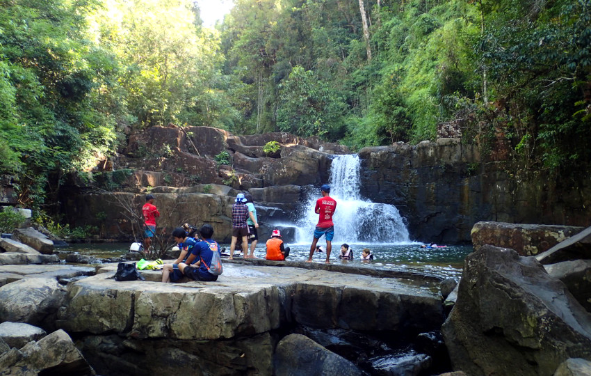 クロンヤイキーの滝（Khlong Yai Ki Water Fall）