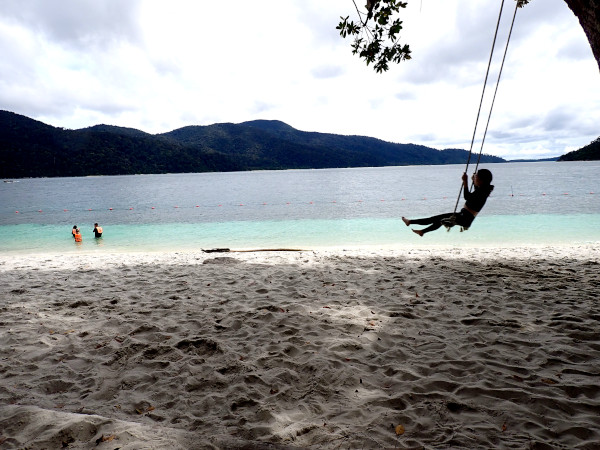 ラウィ島(Koh Rawi)のブランコ