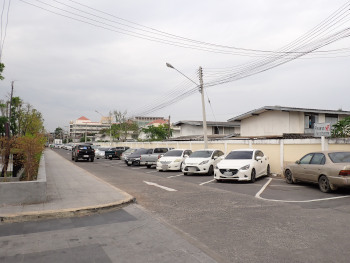 離れた場所の駐車場の画像13