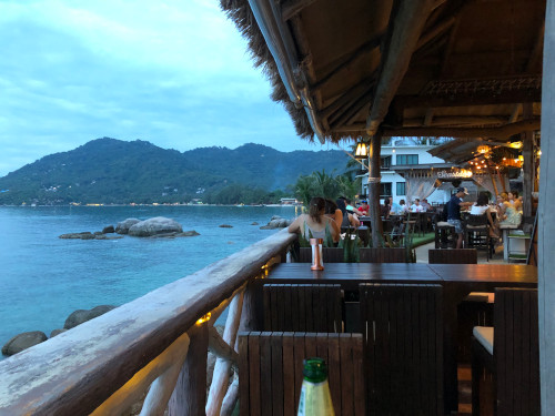 海沿いのレストラン