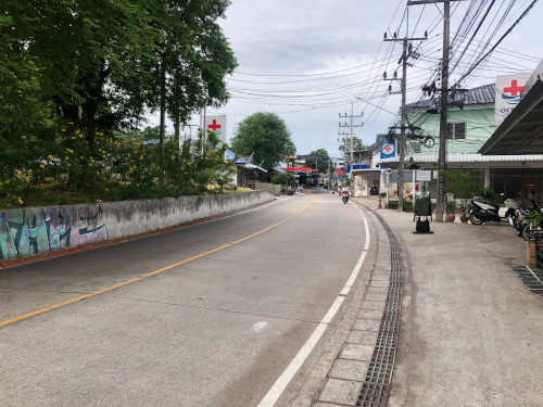 島の幹線道路