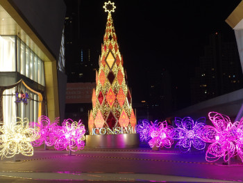 ジャルンナコーン駅側のクリスマスツリー