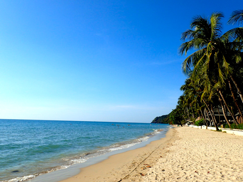 ホワイト・サンズ・ビーチ White Sands Beach (Sai Khao Beach)