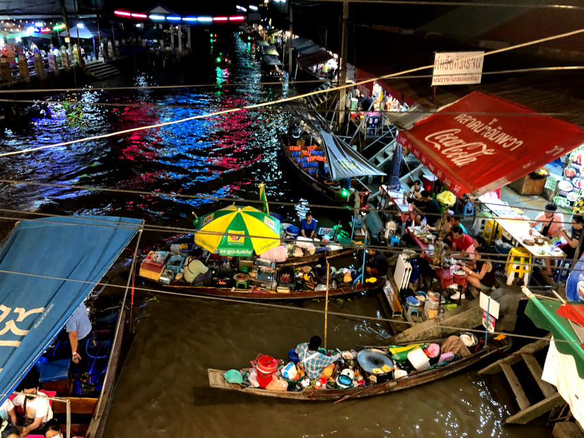 アンパワー水上マーケット(Amphawa Floating Market)