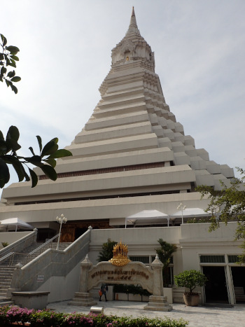 マハーラチャモンコン大仏塔の画像09