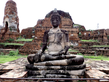 これも修復されている仏像