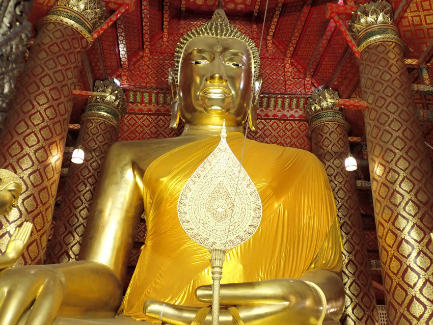 アユタヤで最も大きな仏像ルアンポートー（Luang Pho Tho）の画像69